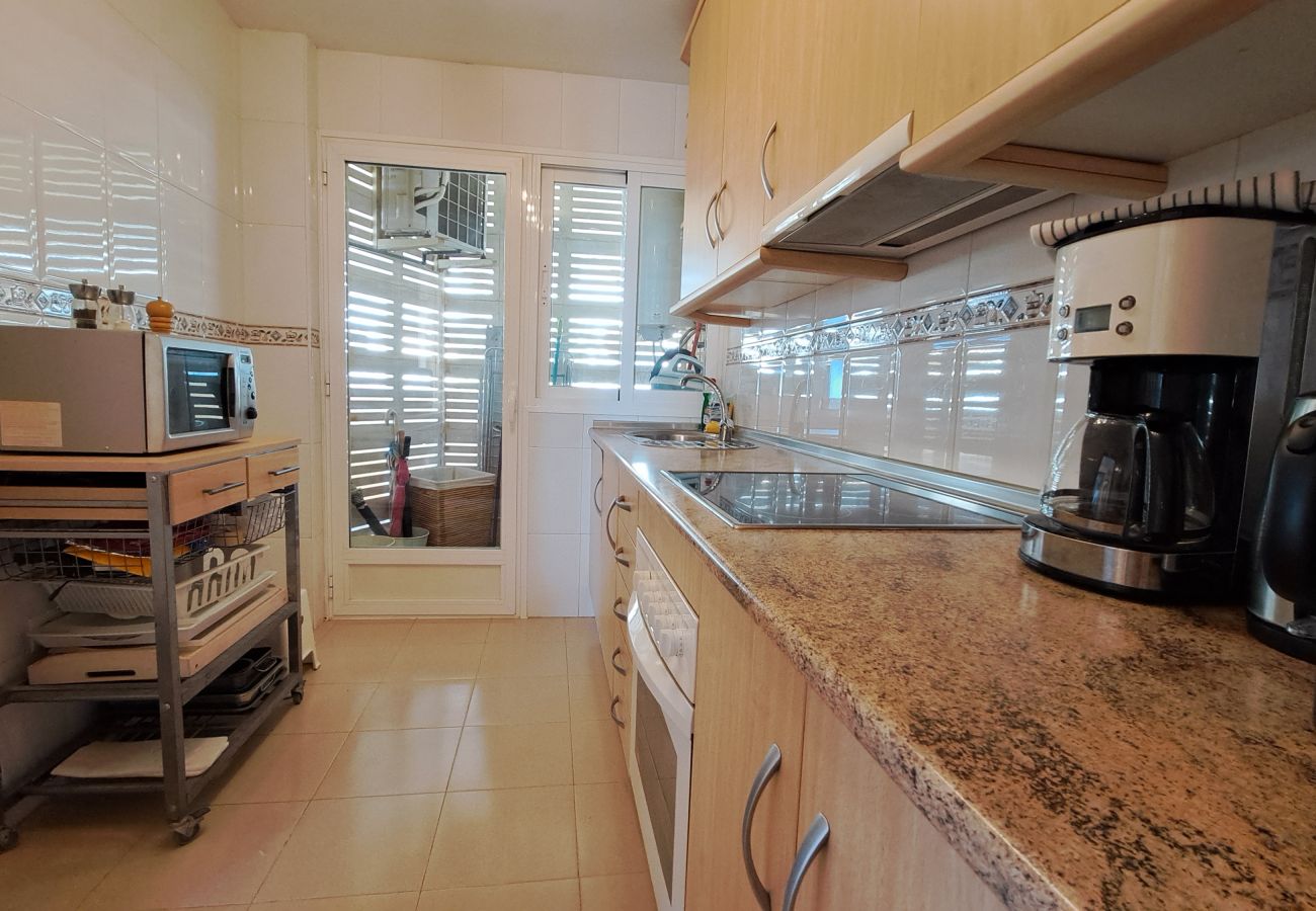 Apartamento en Fuengirola - Ref: 261 Apartamento en Carvajal con gran terraza y preciosas vistas al mar