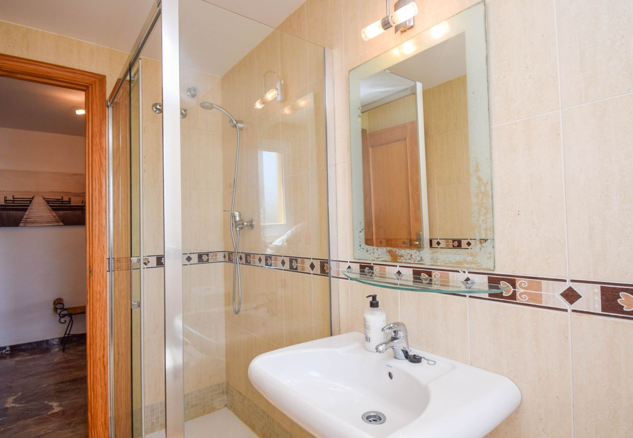 Apartamento en Fuengirola - Ref: 261 Apartamento en Carvajal con gran terraza y preciosas vistas al mar