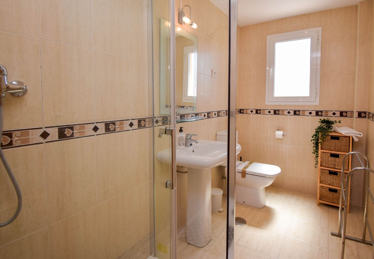 Apartamento en Fuengirola - Ref: 261 Apartamento en Carvajal con gran terraza y preciosas vistas al mar
