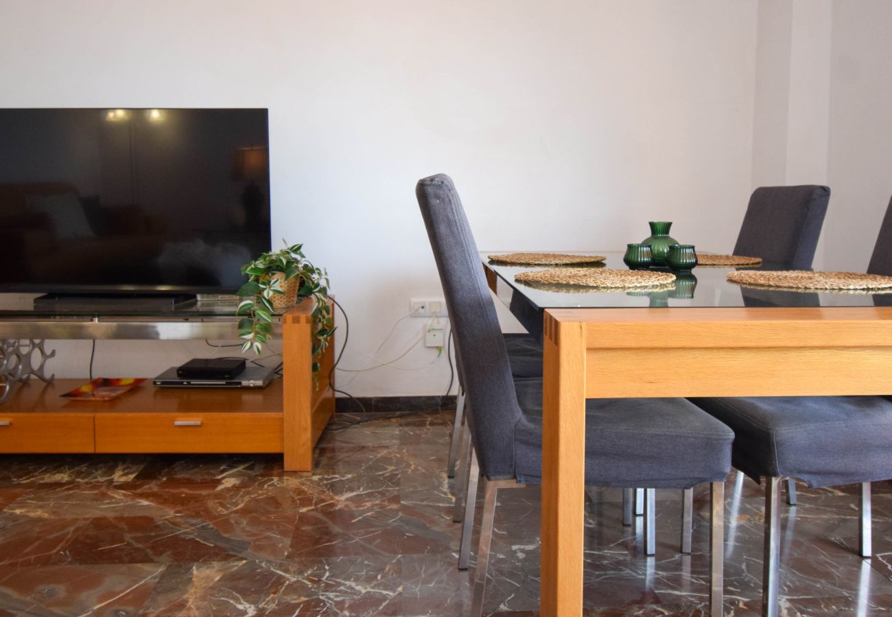Apartamento en Fuengirola - Ref: 261 Apartamento en Carvajal con gran terraza y preciosas vistas al mar