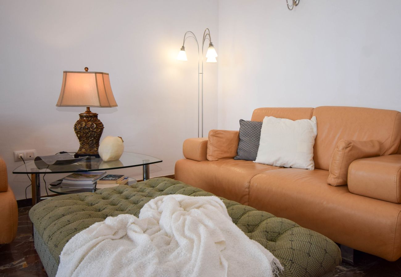 Apartamento en Fuengirola - Ref: 261 Apartamento en Carvajal con gran terraza y preciosas vistas al mar