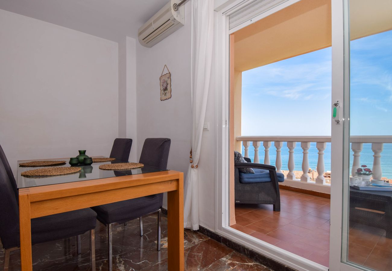 Apartamento en Fuengirola - Ref: 261 Apartamento en Carvajal con gran terraza y preciosas vistas al mar