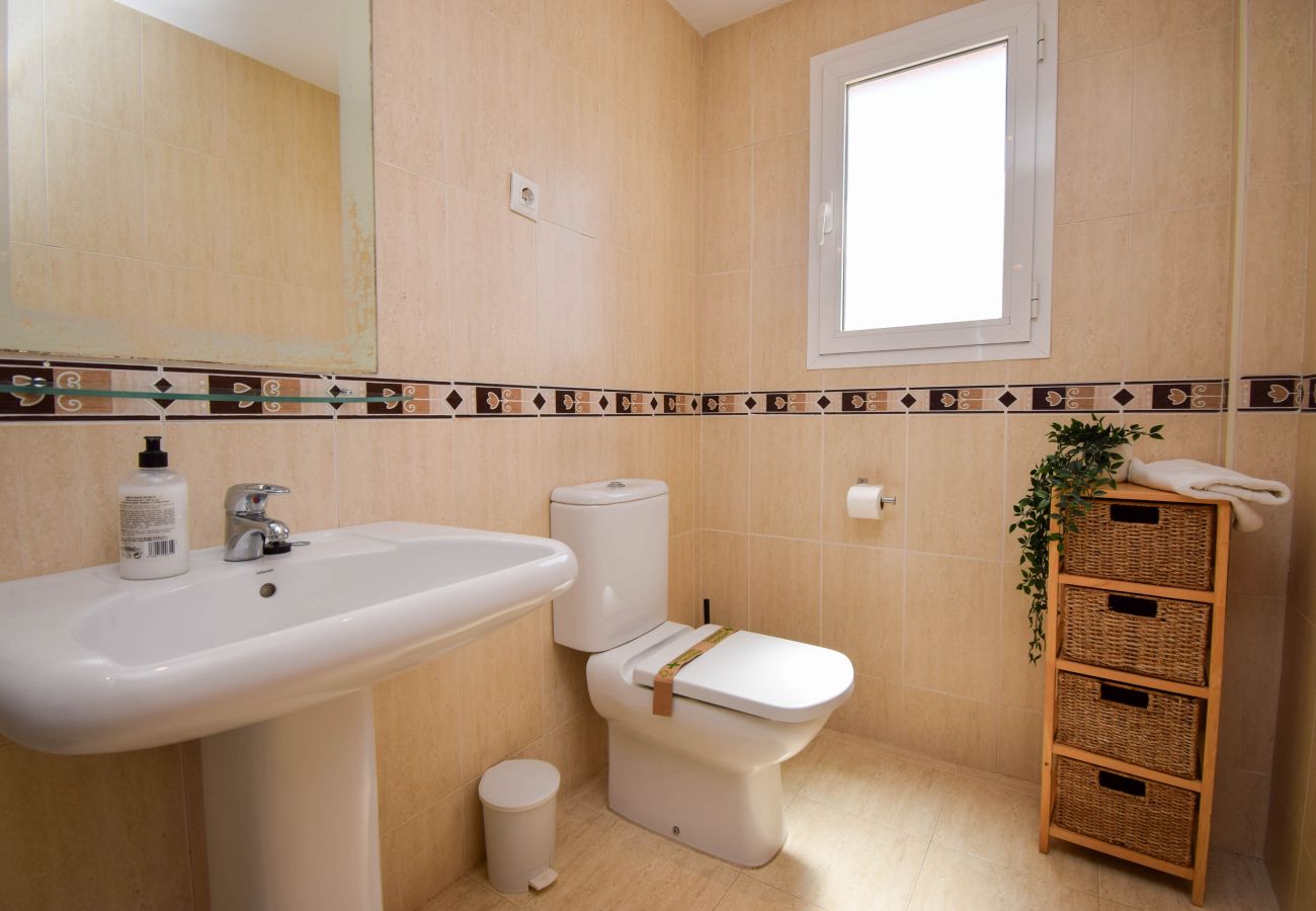 Apartamento en Fuengirola - Ref: 261 Apartamento en Carvajal con gran terraza y preciosas vistas al mar