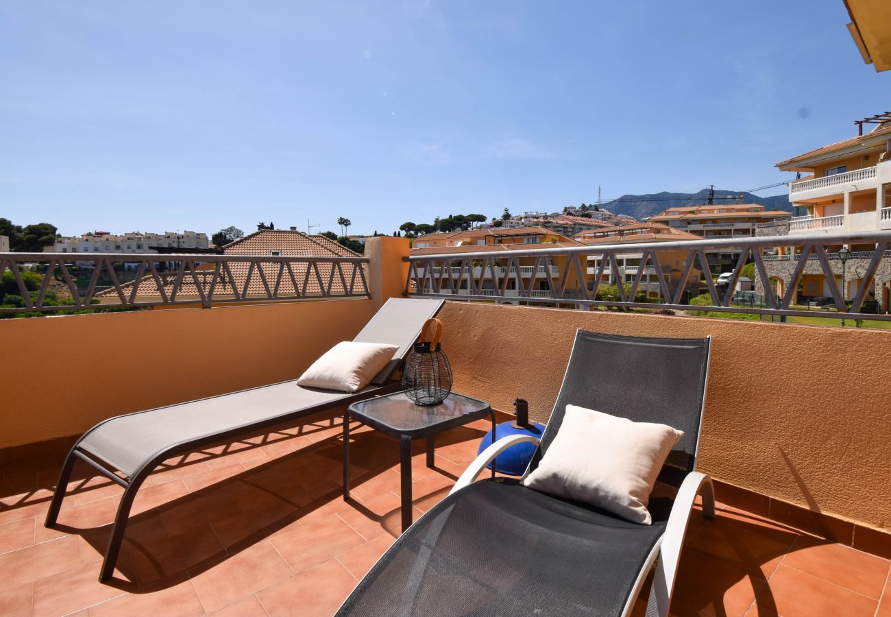 Apartamento en Fuengirola - Ref: 261 Apartamento en Carvajal con gran terraza y preciosas vistas al mar