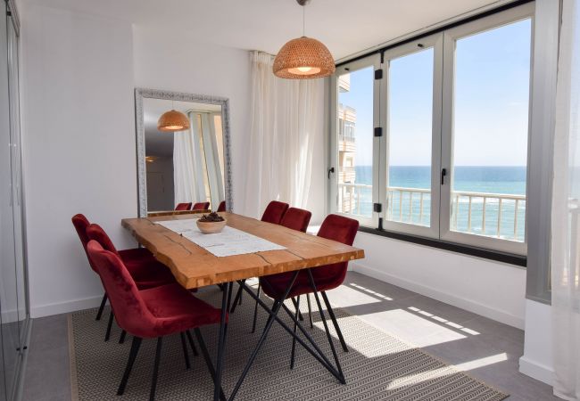 Apartamento en Fuengirola - Ref: 307 Moderno apartamento en primera línea de playa en Torreblanca con impresionantes vistas al mar