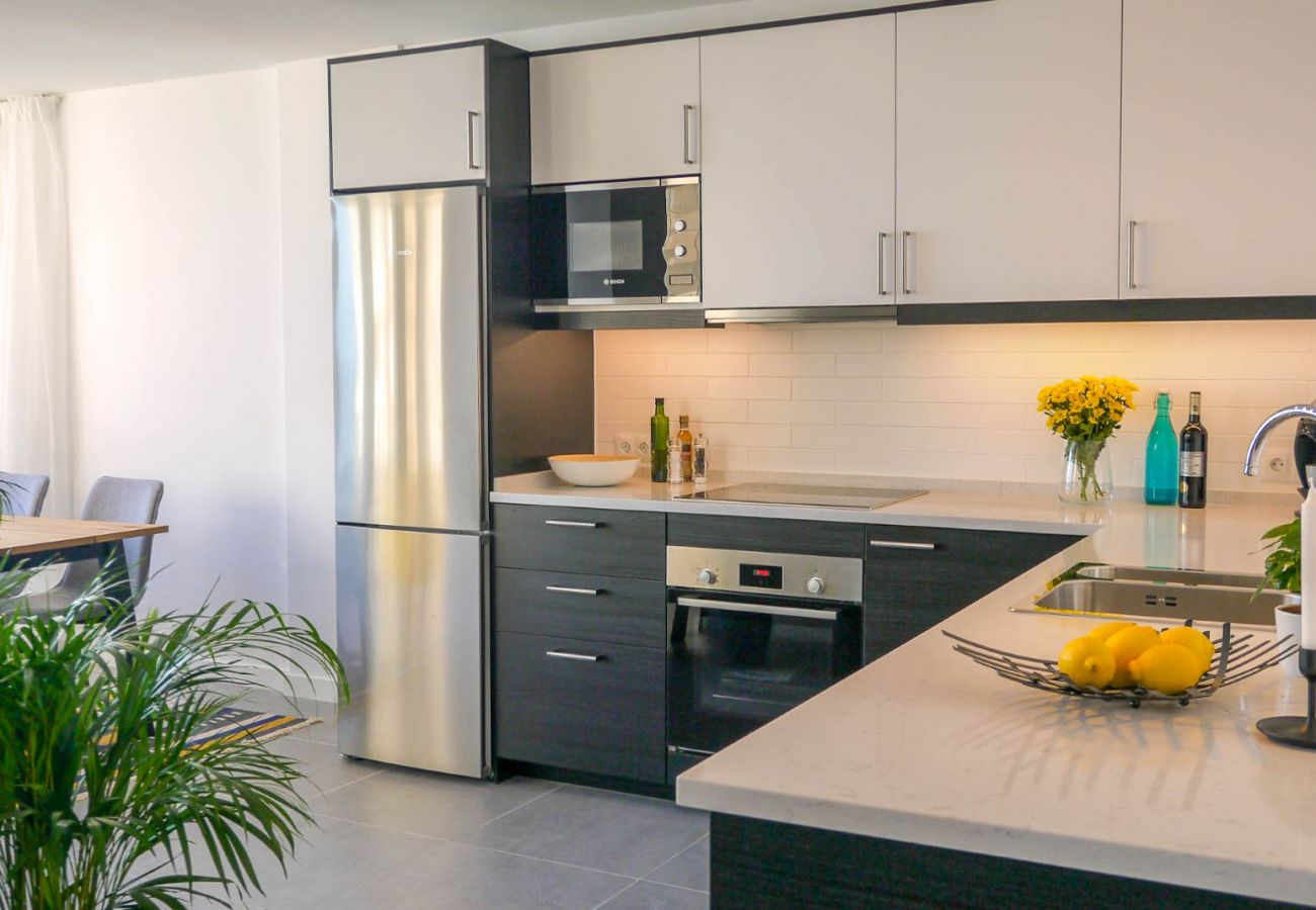 Apartamento en Fuengirola - Ref: 240 Precioso apartamento moderno con impresionantes vistas al mar