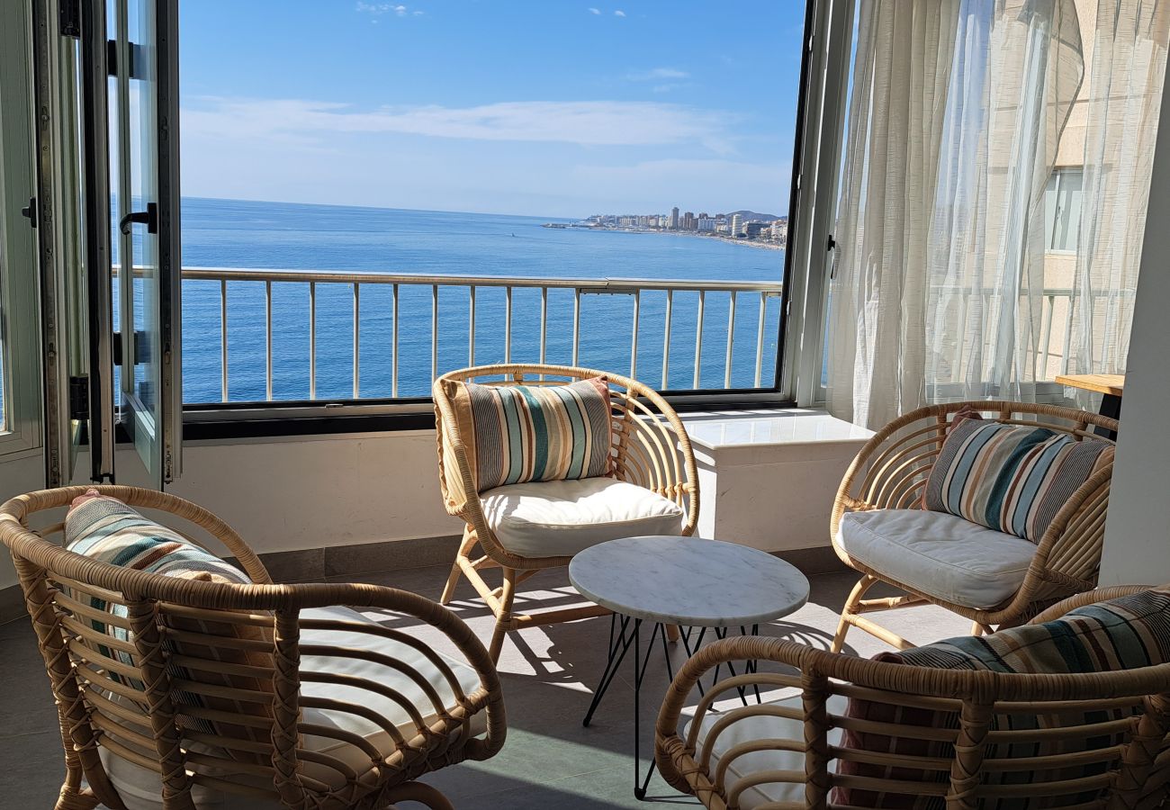 Apartamento en Fuengirola - Ref: 240 Precioso apartamento moderno con impresionantes vistas al mar