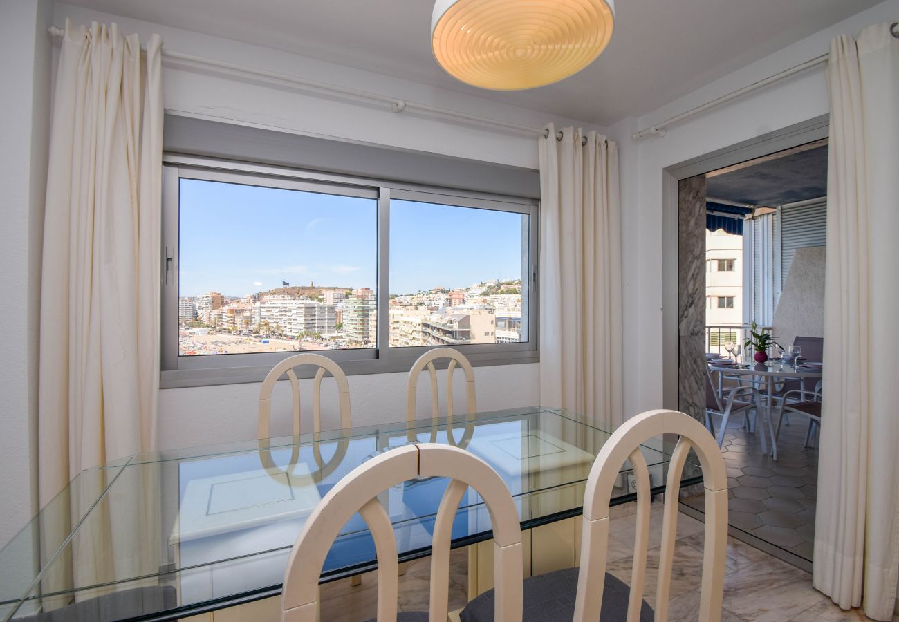 Apartamento en Fuengirola - Ref: 222 Soleado apartamento en primera línea de playa con espectaculares vistas al mar y a Fuengirola
