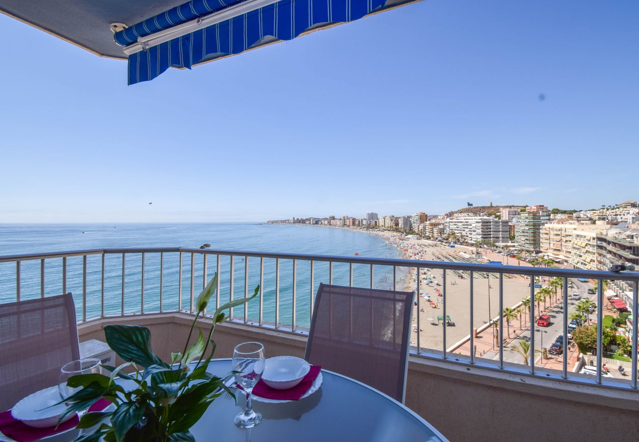 Apartamento en Fuengirola - Ref: 222 Soleado apartamento en primera línea de playa con espectaculares vistas al mar y a Fuengirola