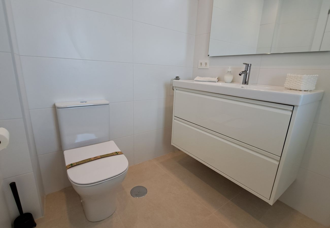 Apartamento en Fuengirola - Ref: 222 Soleado apartamento en primera línea de playa con espectaculares vistas al mar y a Fuengirola