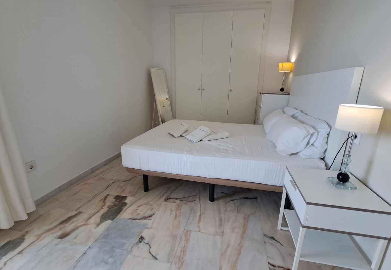 Apartamento en Fuengirola - Ref: 222 Soleado apartamento en primera línea de playa con espectaculares vistas al mar y a Fuengirola
