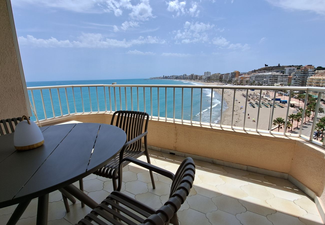 Apartamento en Fuengirola - Ref: 222 Soleado apartamento en primera línea de playa con espectaculares vistas al mar y a Fuengirola