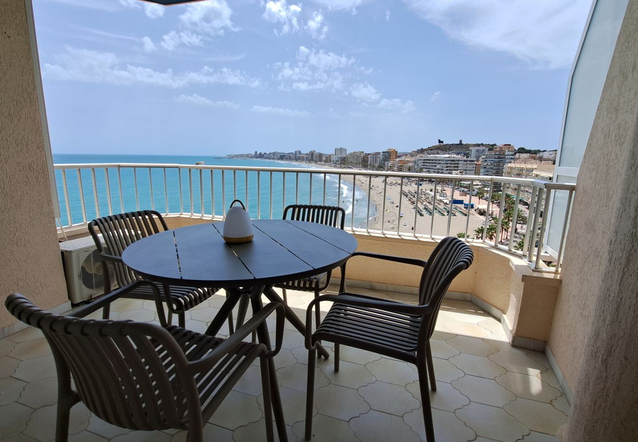Apartamento en Fuengirola - Ref: 222 Soleado apartamento en primera línea de playa con espectaculares vistas al mar y a Fuengirola