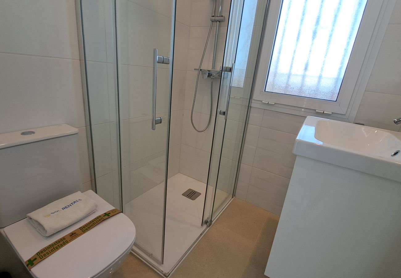 Apartamento en Fuengirola - Ref: 222 Soleado apartamento en primera línea de playa con espectaculares vistas al mar y a Fuengirola