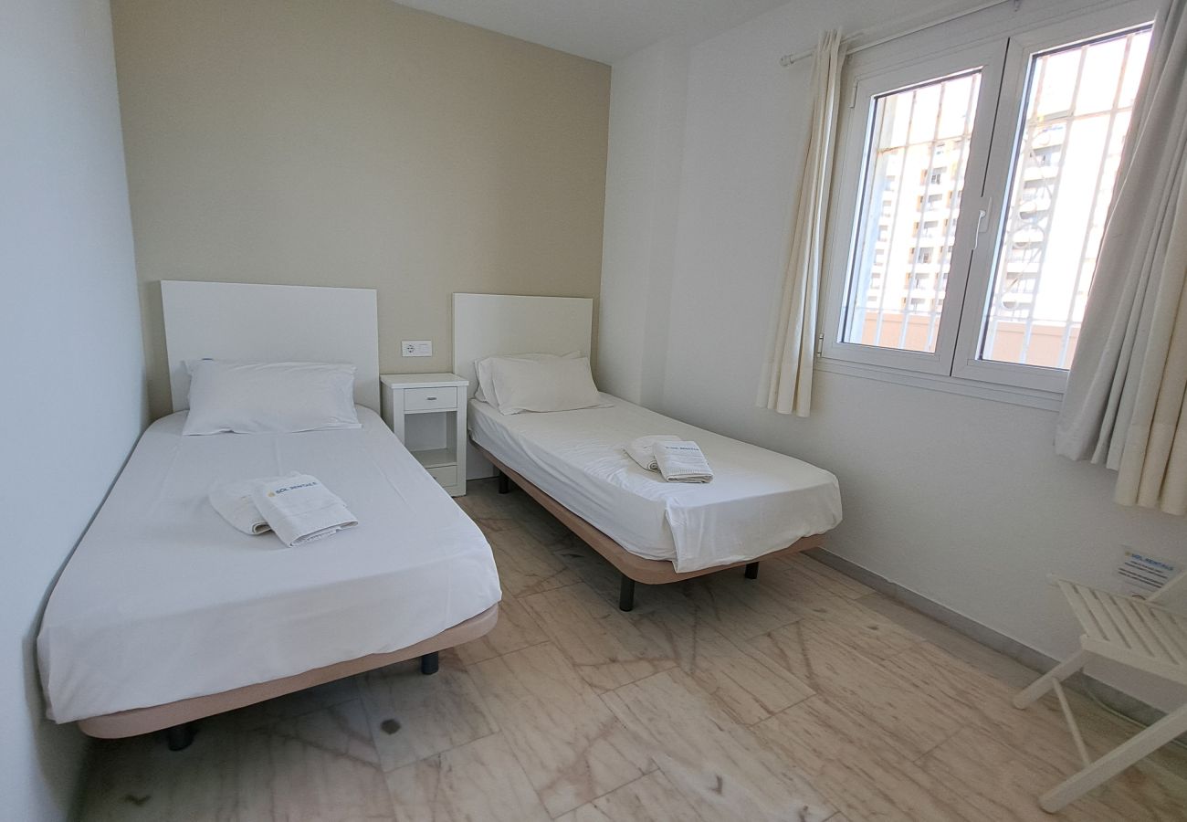 Apartamento en Fuengirola - Ref: 222 Soleado apartamento en primera línea de playa con espectaculares vistas al mar y a Fuengirola