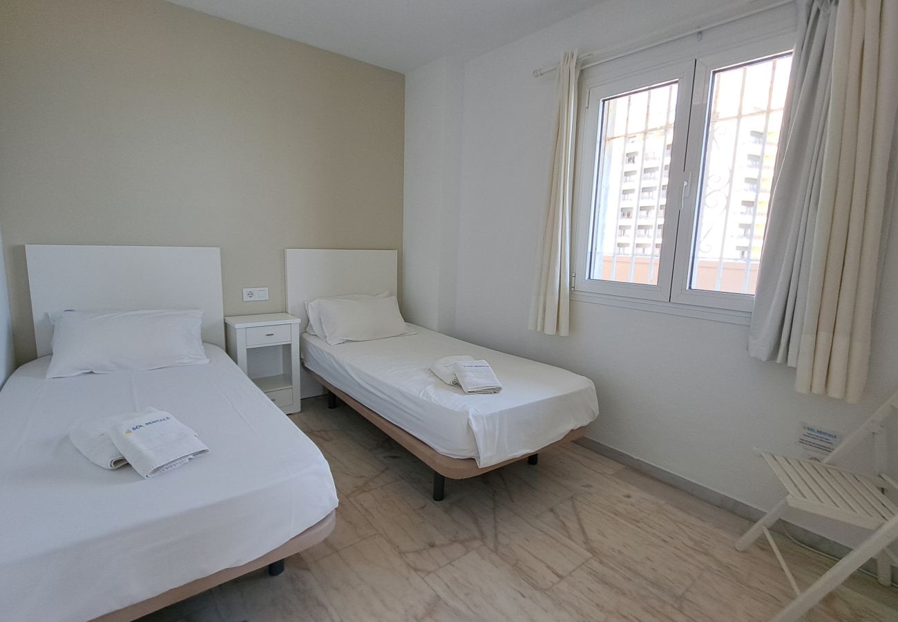 Apartamento en Fuengirola - Ref: 222 Soleado apartamento en primera línea de playa con espectaculares vistas al mar y a Fuengirola