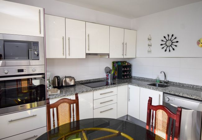 Apartamento en Fuengirola - Ref: 254 Apartamento con piscina y fantástica ubicación en Los Boliches