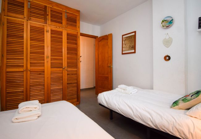 Apartamento en Fuengirola - Ref: 254 Apartamento con piscina y fantástica ubicación en Los Boliches Apartamento en Fuengirola - Ref: 254 Apartamento con piscina y fantástica ubicación en Los Boliches