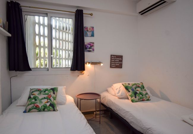 Apartamento en Fuengirola - Ref: 254 Apartamento con piscina y fantástica ubicación en Los Boliches Apartamento en Fuengirola - Ref: 254 Apartamento con piscina y fantástica ubicación en Los Boliches