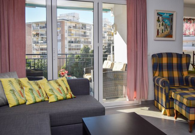 Apartamento en Fuengirola - Ref: 254 Apartamento con piscina y fantástica ubicación en Los Boliches