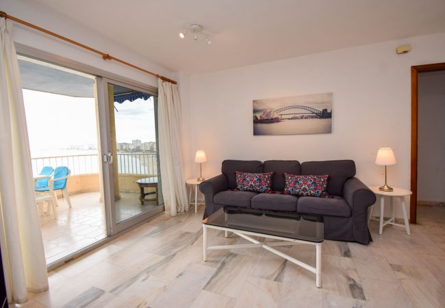 Apartamento en Fuengirola - Ref: 257 Apartamento en primera línea de playa con impresionantes vistas al Mediterráneo