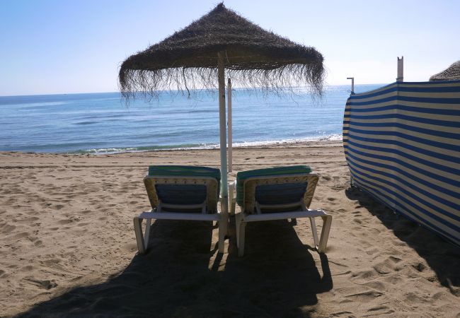 Apartamento en Fuengirola - Ref: 226 Apartamento con vistas a la montaña cerca de la playa de Fuengirola y del Castillo Apartamento en Fuengirola - Ref: 226 Apartamento con vistas a la montaña cerca de la playa de Fuengirola y del Castillo