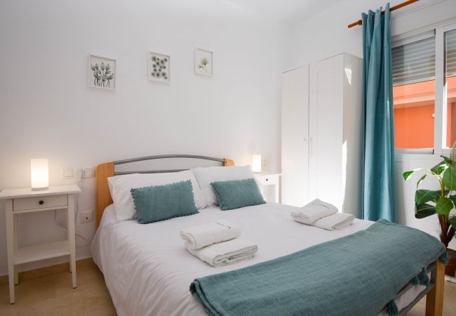 Apartamento en Fuengirola - Ref: 226 Apartamento con vistas a la montaña cerca de la playa de Fuengirola y del Castillo Apartamento en Fuengirola - Ref: 226 Apartamento con vistas a la montaña cerca de la playa de Fuengirola y del Castillo