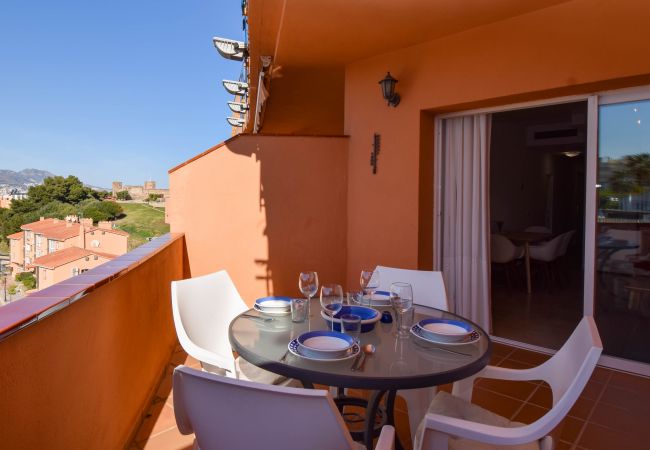 Apartamento en Fuengirola - Ref: 226 Apartamento con vistas a la montaña cerca de la playa de Fuengirola y del Castillo