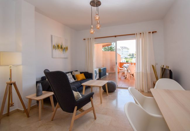 Apartamento en Fuengirola - Ref: 226 Apartamento con vistas a la montaña cerca de la playa de Fuengirola y del Castillo