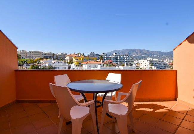 Apartamento en Fuengirola - Ref: 226 Apartamento con vistas a la montaña cerca de la playa de Fuengirola y del Castillo Apartamento en Fuengirola - Ref: 226 Apartamento con vistas a la montaña cerca de la playa de Fuengirola y del Castillo