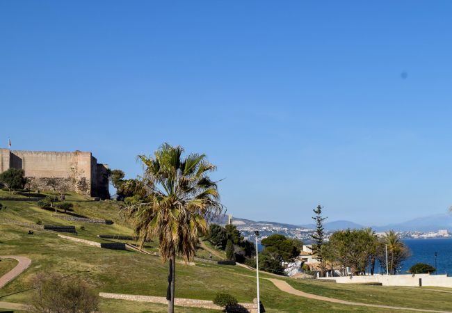 Apartamento en Fuengirola - Ref: 226 Apartamento con vistas a la montaña cerca de la playa de Fuengirola y del Castillo