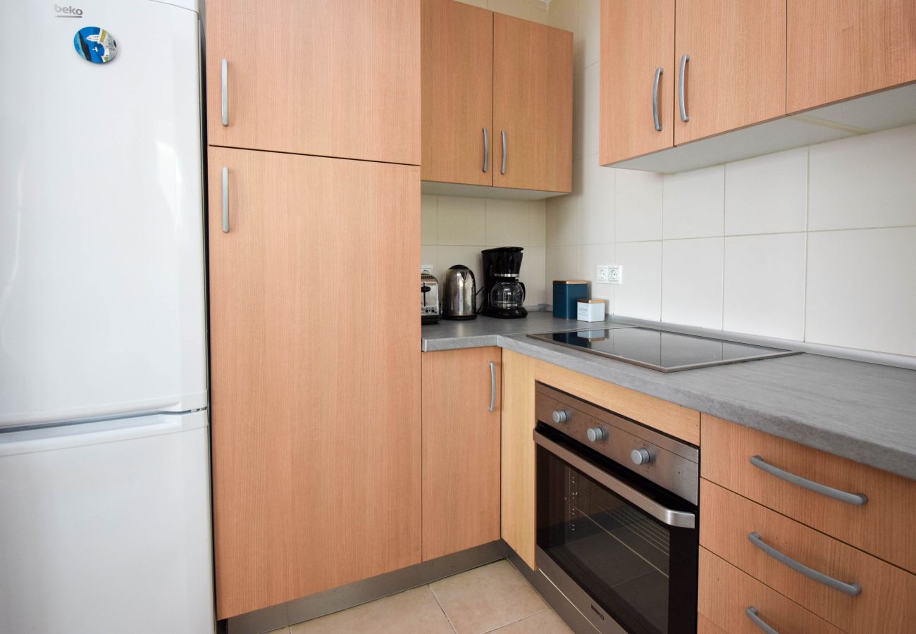 Apartamento en Fuengirola - Ref: 200 Piso en primera línea de playa con piscina e impresionantes vistas al mar