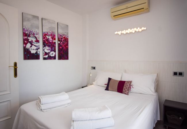 Apartamento en Fuengirola - Ref: 228 Apartamento de 1 dormitorio en primera línea de playa con vistas al mar en Los Boliches Apartamento en Fuengirola - Ref: 228 Apartamento de 1 dormitorio en primera línea de playa con vistas al mar en Los Boliches