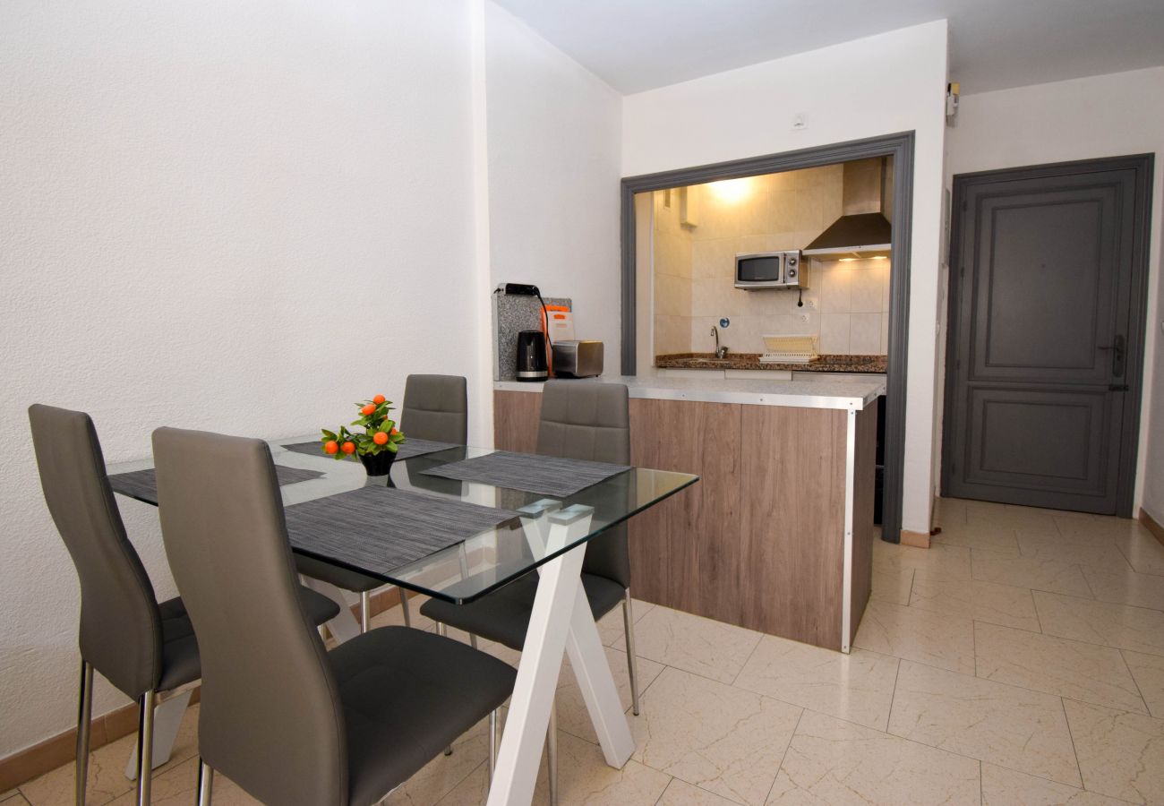 Apartamento en Fuengirola - Ref: 248 Apartamento  frente a la playa con vistas al mar y piscina