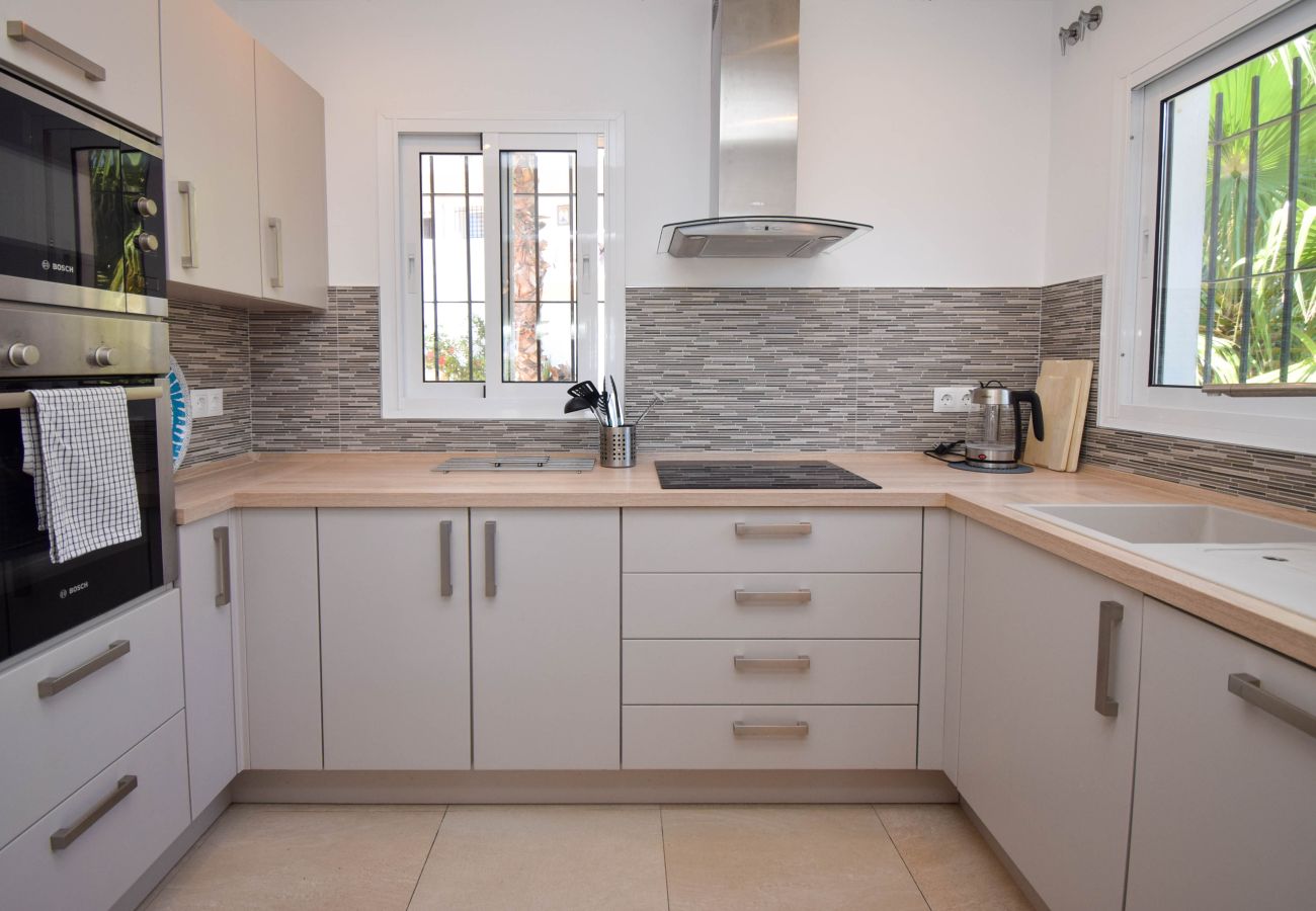 Villa en Fuengirola - Ref: 267 Impresionante villa privada ideal para familias con piscina privada