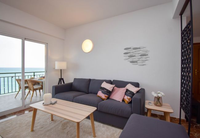 Apartamento en Fuengirola - Ref: 204 Apartamento de 2 dormitorios en primera línea de playa en Torreblanca con espectaculares vistas al mar