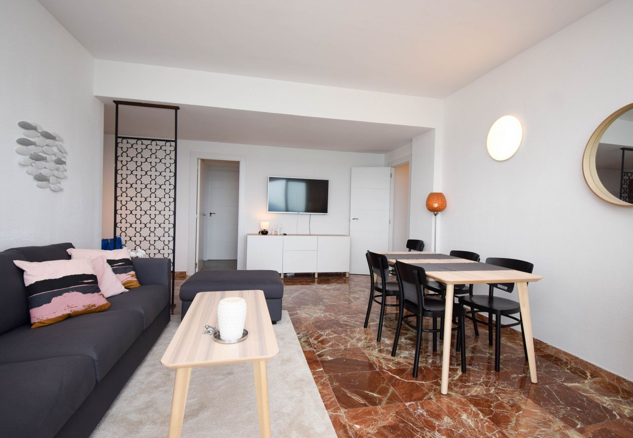 Apartamento en Fuengirola - Ref: 204 Apartamento de 2 dormitorios en primera línea de playa en Torreblanca con espectaculares vistas al mar