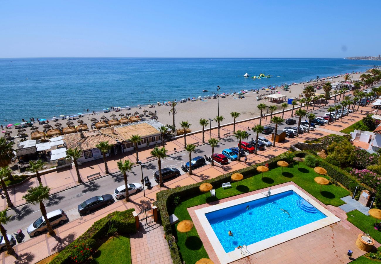 Apartamento en Fuengirola - Ref: 236 Apartamento en primera línea de playa con maravillosas vistas al mar y piscina en Carvajal