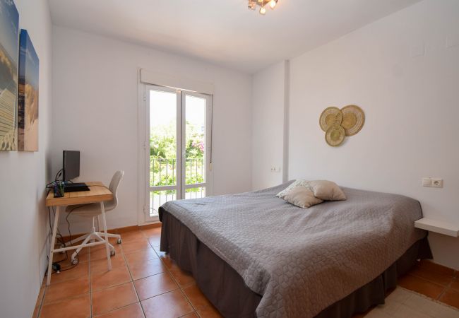 Casa adosada en Fuengirola - Ref: 285 Amplia casa adosada familiar con fantástica zona de piscina