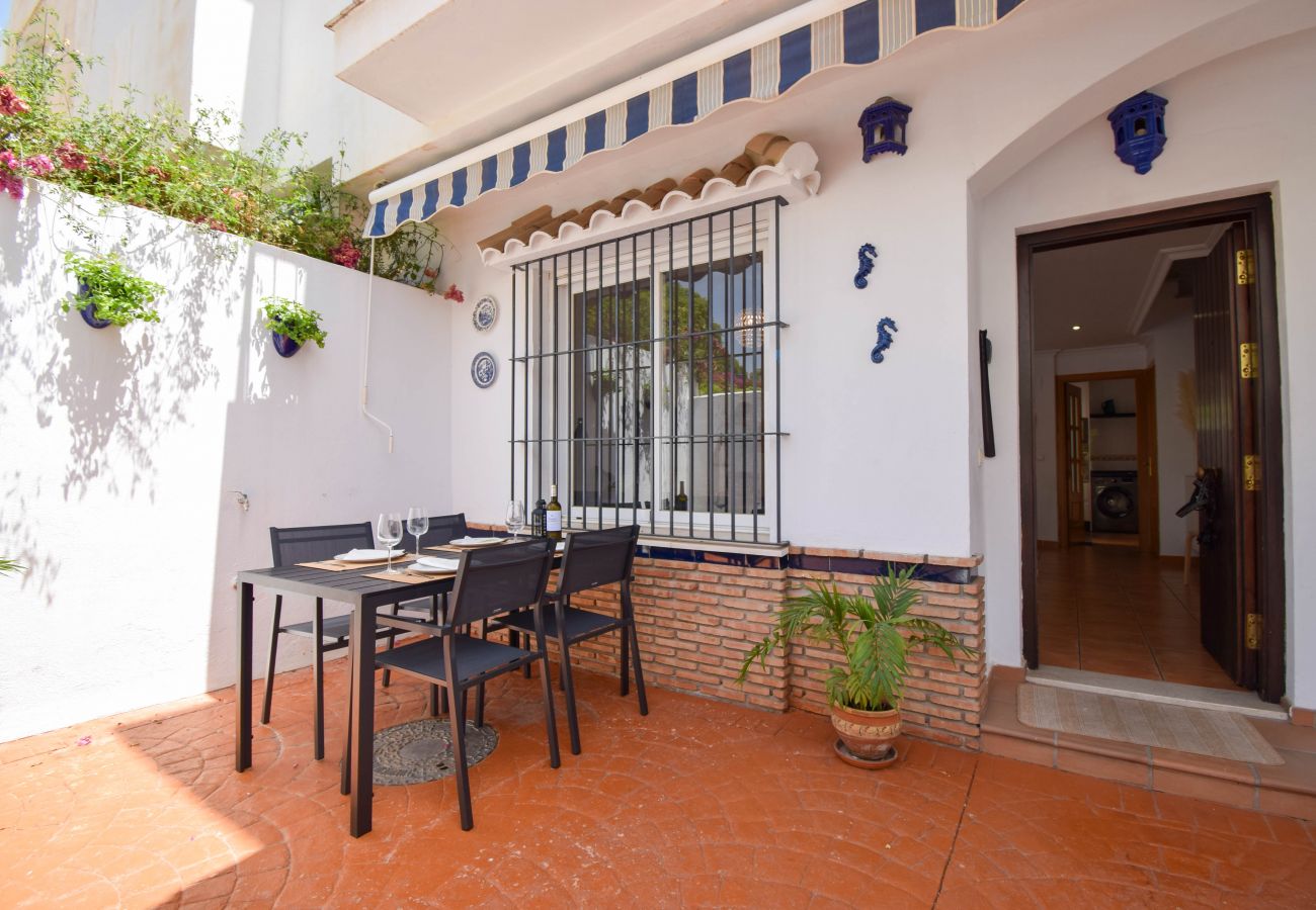 Casa adosada en Fuengirola - Ref: 285 Amplia casa adosada familiar con fantástica zona de piscina