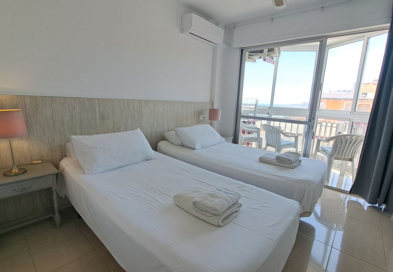 Apartamento en Fuengirola - Ref: 227 Apartamento en primera línea de playa con piscina y vistas al mar en Torreblanca