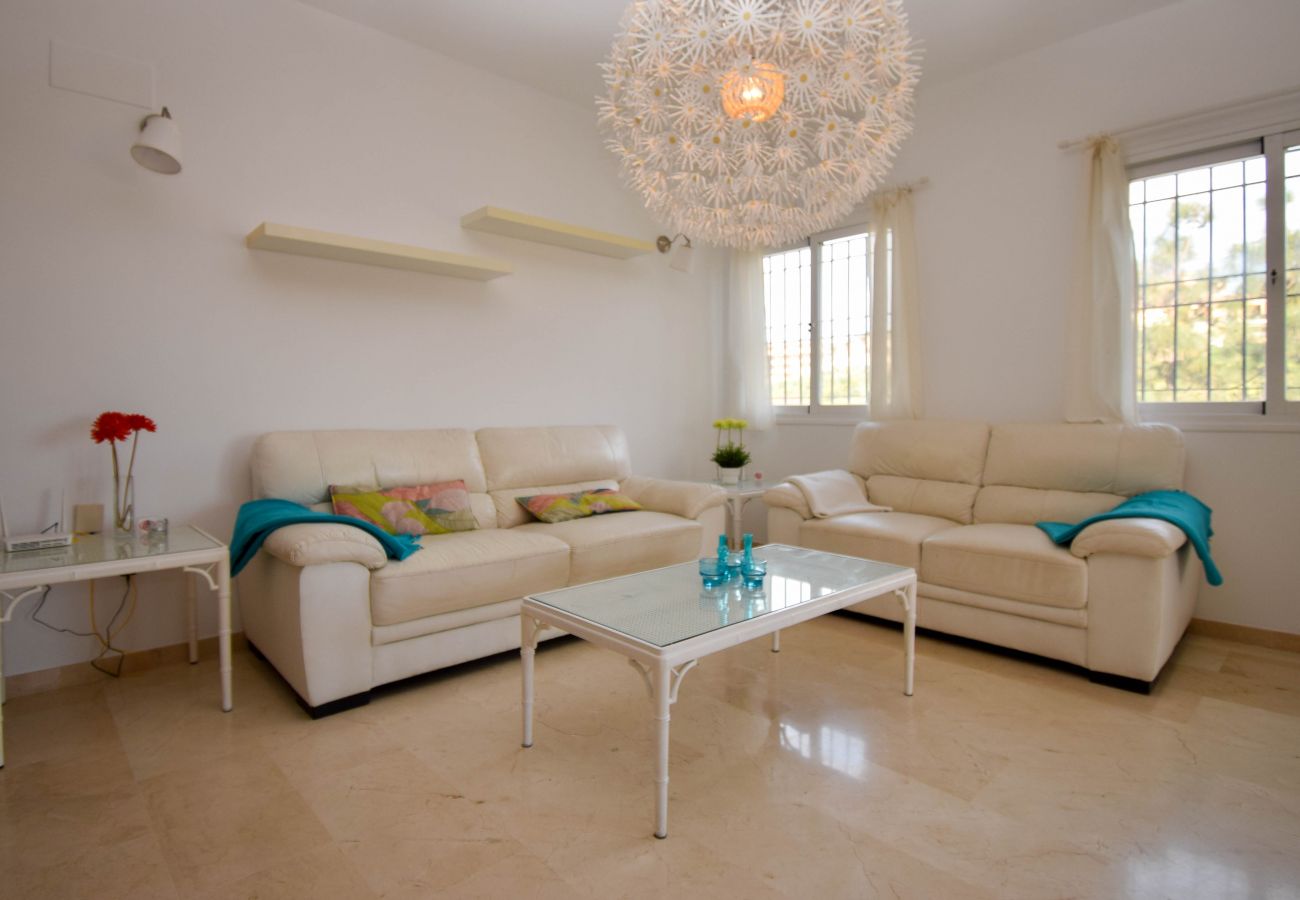 Apartamento en Mijas Costa - Ref: 225 Amplio y luminoso apartamento cerca de la playa y del golf
