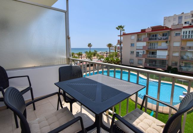 Apartamento en Fuengirola - Ref: 278 Apartamento de playa con piscina y parking