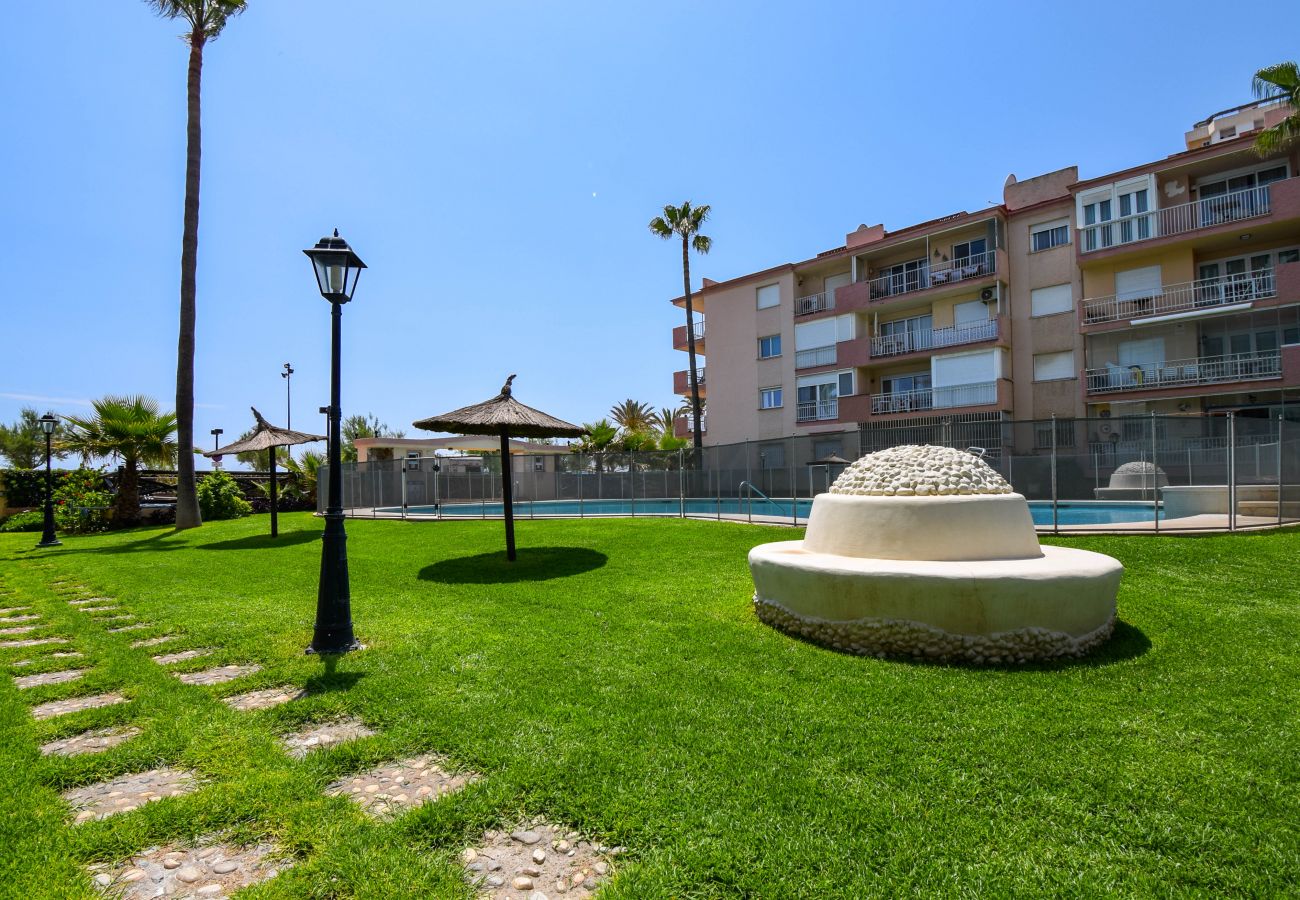 Apartamento en Fuengirola - Ref: 278 Apartamento de playa con piscina y parking