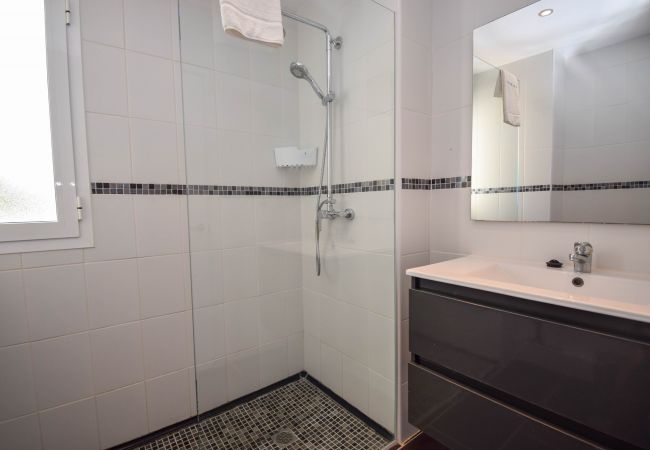 Apartamento en Fuengirola - Ref: 265 Apartamento junto a la playa y club de padel en Los Boliches