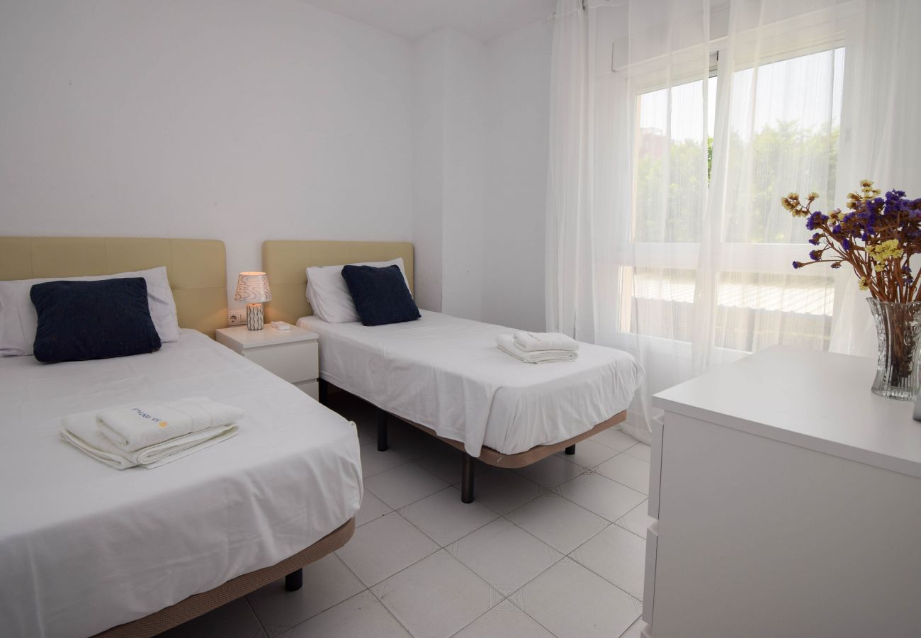 Apartamento en Fuengirola - Ref: 265 Apartamento junto a la playa y club de padel en Los Boliches