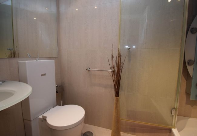 Apartamento en Fuengirola - Ref: 298 Amplio piso con 3 dormitorios/2 baños en primera línea de mar con vistas al mar Apartamento en Fuengirola - Ref: 298 Amplio piso con 3 dormitorios/2 baños en primera línea de mar con vistas al mar