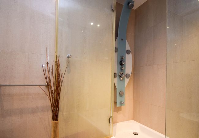 Apartamento en Fuengirola - Ref: 298 Amplio piso con 3 dormitorios/2 baños en primera línea de mar con vistas al mar Apartamento en Fuengirola - Ref: 298 Amplio piso con 3 dormitorios/2 baños en primera línea de mar con vistas al mar