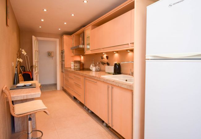 Apartamento en Fuengirola - Ref: 298 Amplio piso con 3 dormitorios/2 baños en primera línea de mar con vistas al mar Apartamento en Fuengirola - Ref: 298 Amplio piso con 3 dormitorios/2 baños en primera línea de mar con vistas al mar