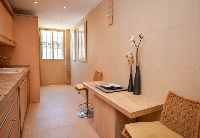 Apartamento en Fuengirola - Ref: 298 Amplio piso con 3 dormitorios/2 baños en primera línea de mar con vistas al mar Apartamento en Fuengirola - Ref: 298 Amplio piso con 3 dormitorios/2 baños en primera línea de mar con vistas al mar
